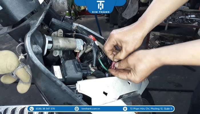 Kiểm tra hệ thống điện xe Ex tránh chập điện, hư hỏng