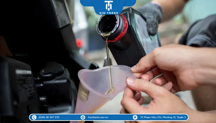 Định kỳ kiểm tra dầu nhớt cho xe