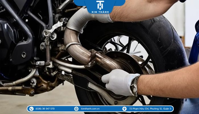Cách khắc phục ống xả xe máy bị thủng