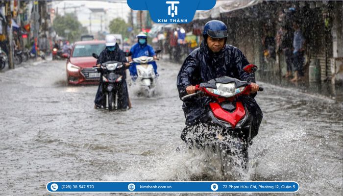 Một vài lưu ý khi đi xe máy trong mùa mưa