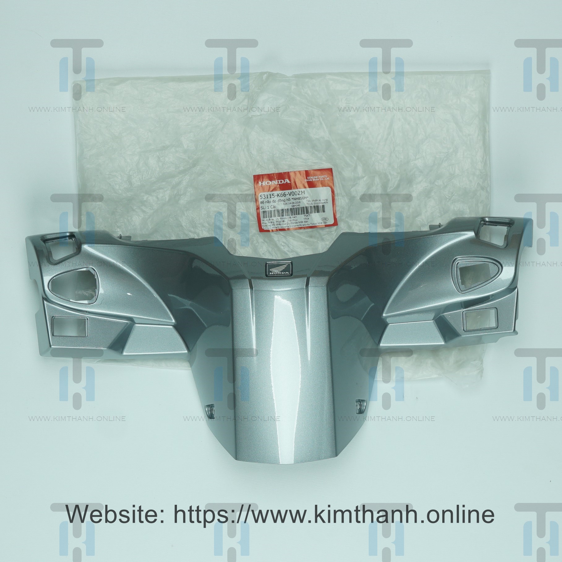 Nắp ốp sau tay lái (ốp đầu sau) màu xám lợt 3D có tem cho Air Blade 2016