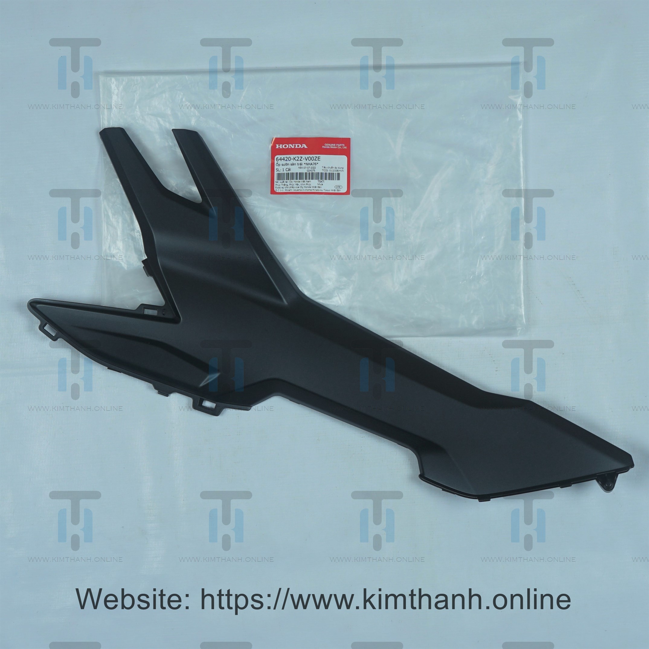 Cốp đen mờ trái Air Blade 2022 - 2025 đèn LED