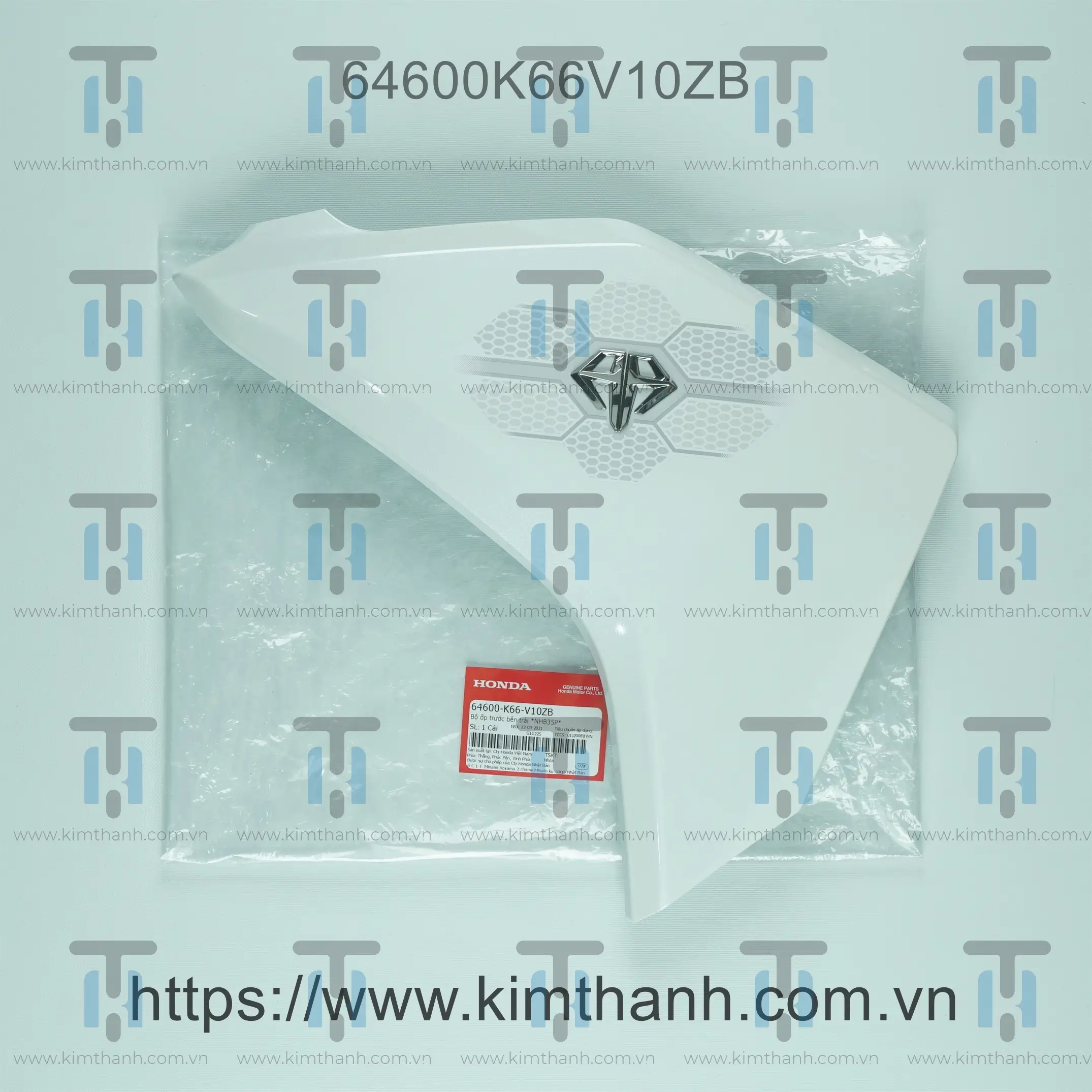 Bững/Cánh yếm trắng trái tem lập thể Air Blade 2016 - 2019 đèn LED