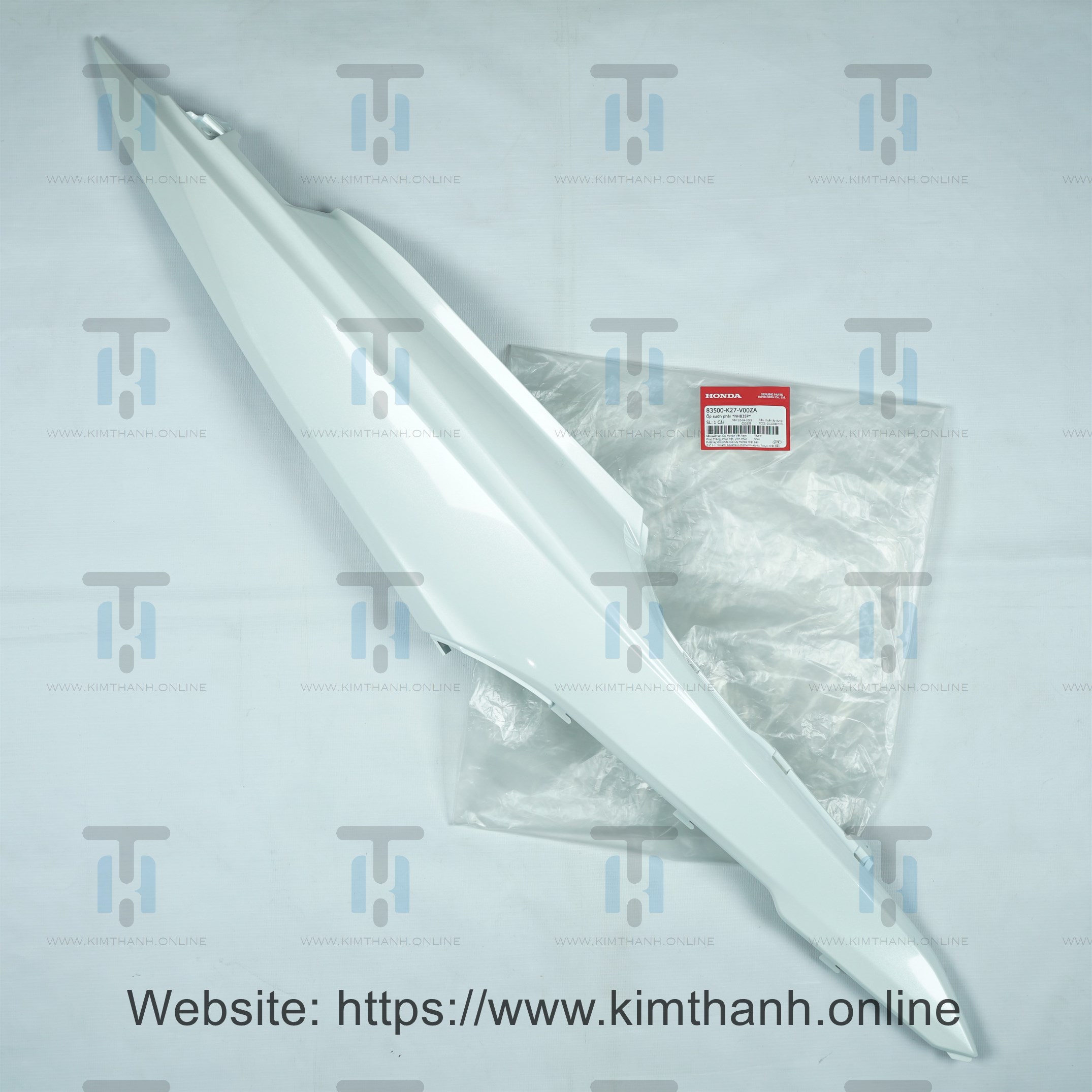 Ốp sườn trắng phải không tem Air Blade 2013 - 2015 đèn cầu