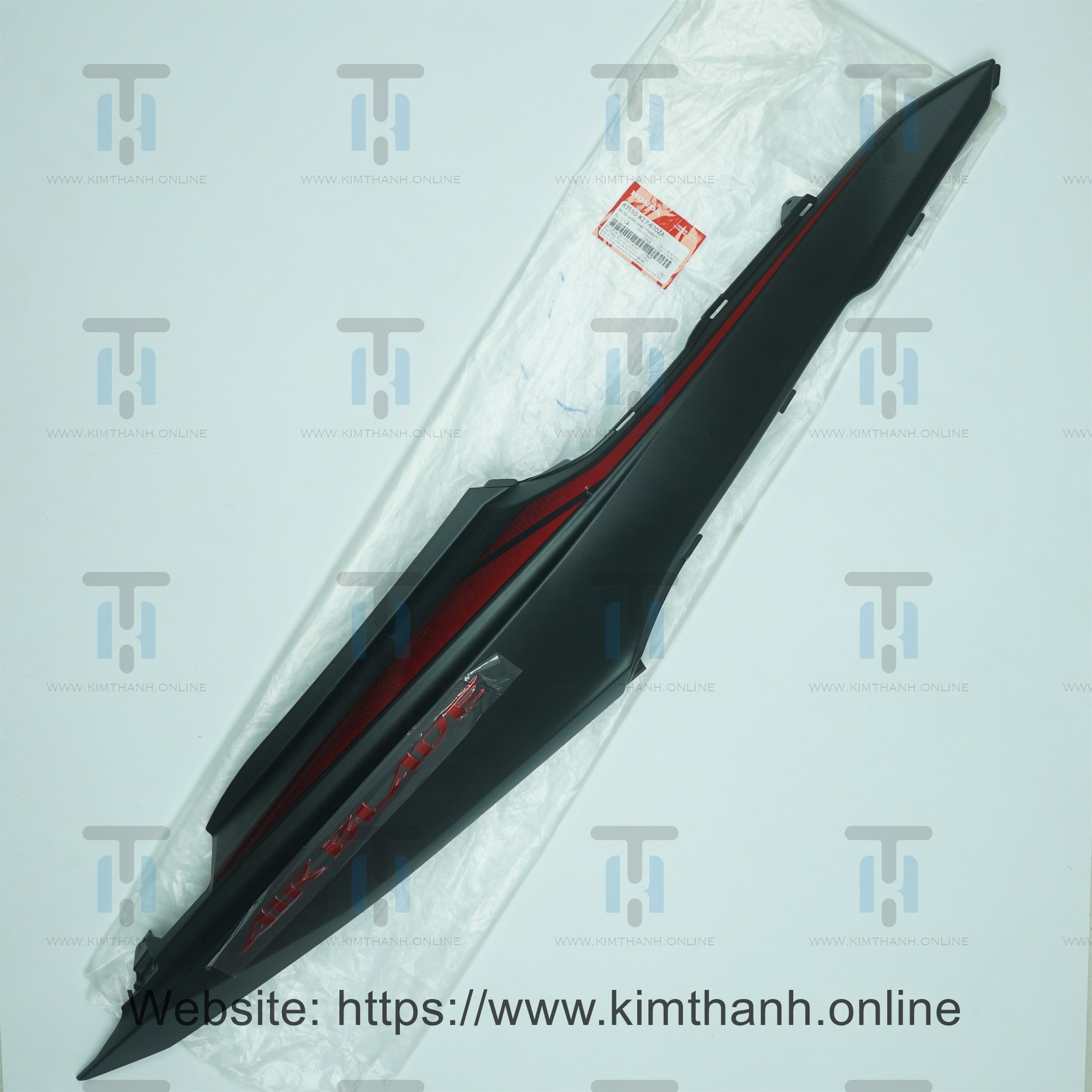 Ốp sườn đen mờ phải tem đỏ Air Blade 2013 - 2015 đèn cầu