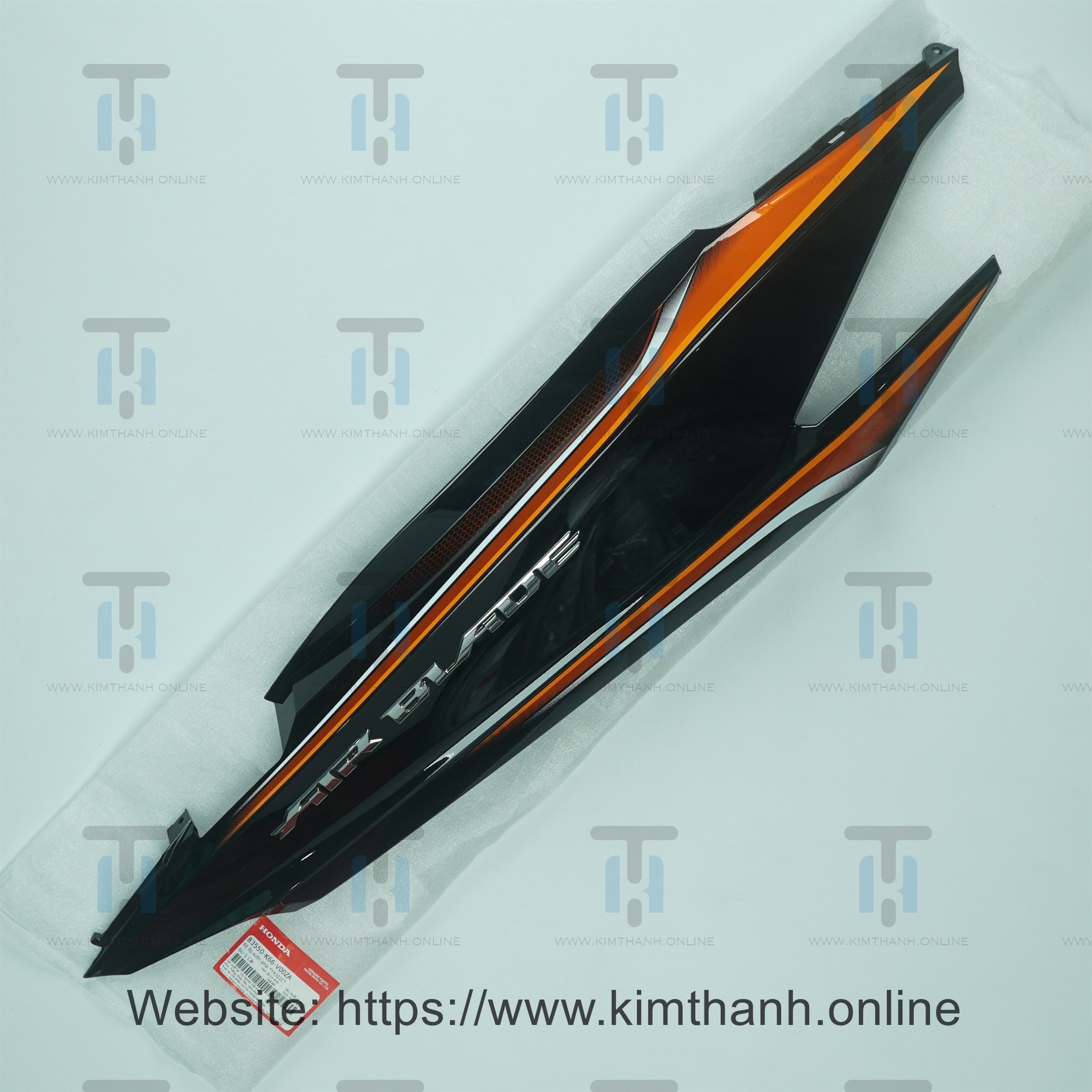 Ốp sườn đen bóng phải tem cam Air Blade 2016 - 2019 đèn LED