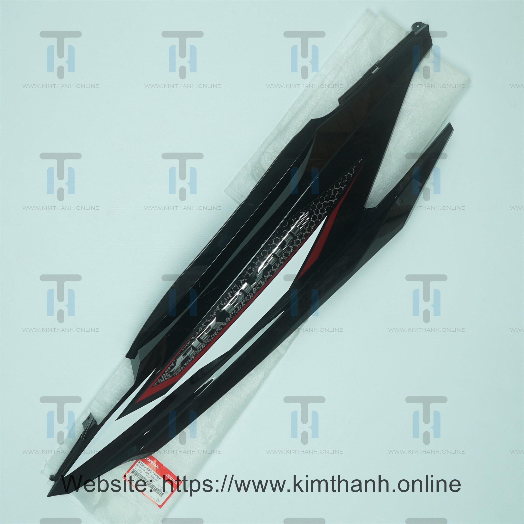Ốp sườn đen bóng phải tem trắng 2019 Air Blade 2016 - 2019 đèn LED