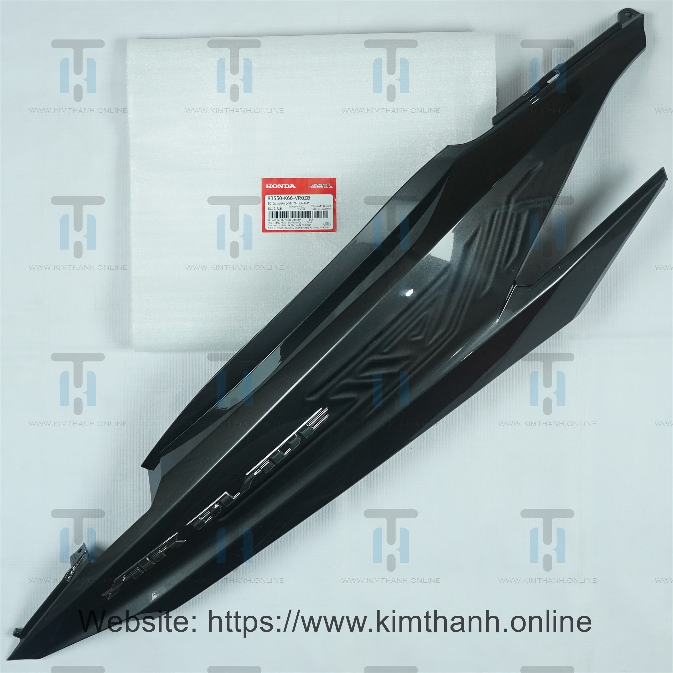 Ốp sườn xám đậm 3D phải 2019 Air Blade 2016 - 2019 đèn LED