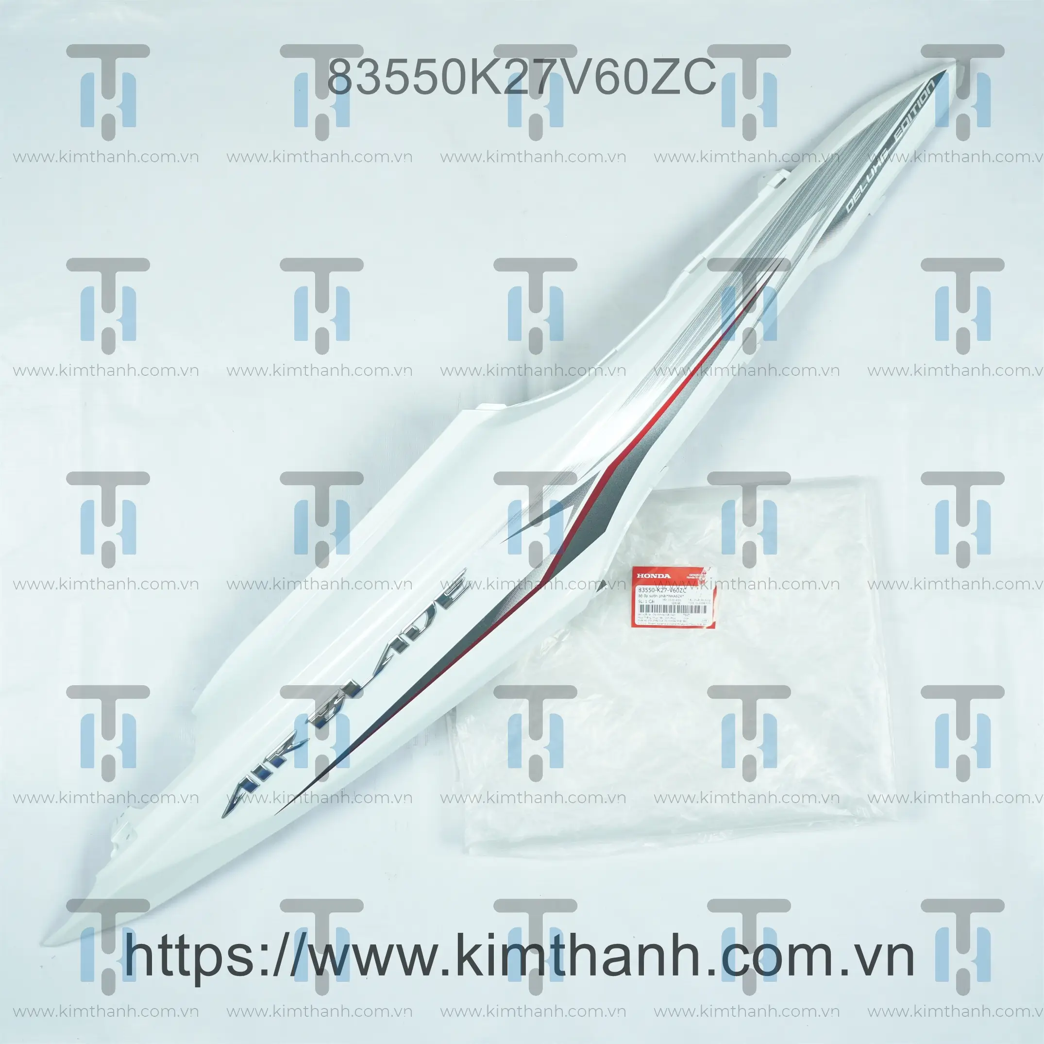 Ốp sườn trắng phải tem xám 2014 Air Blade 2013 - 2015 đèn cầu