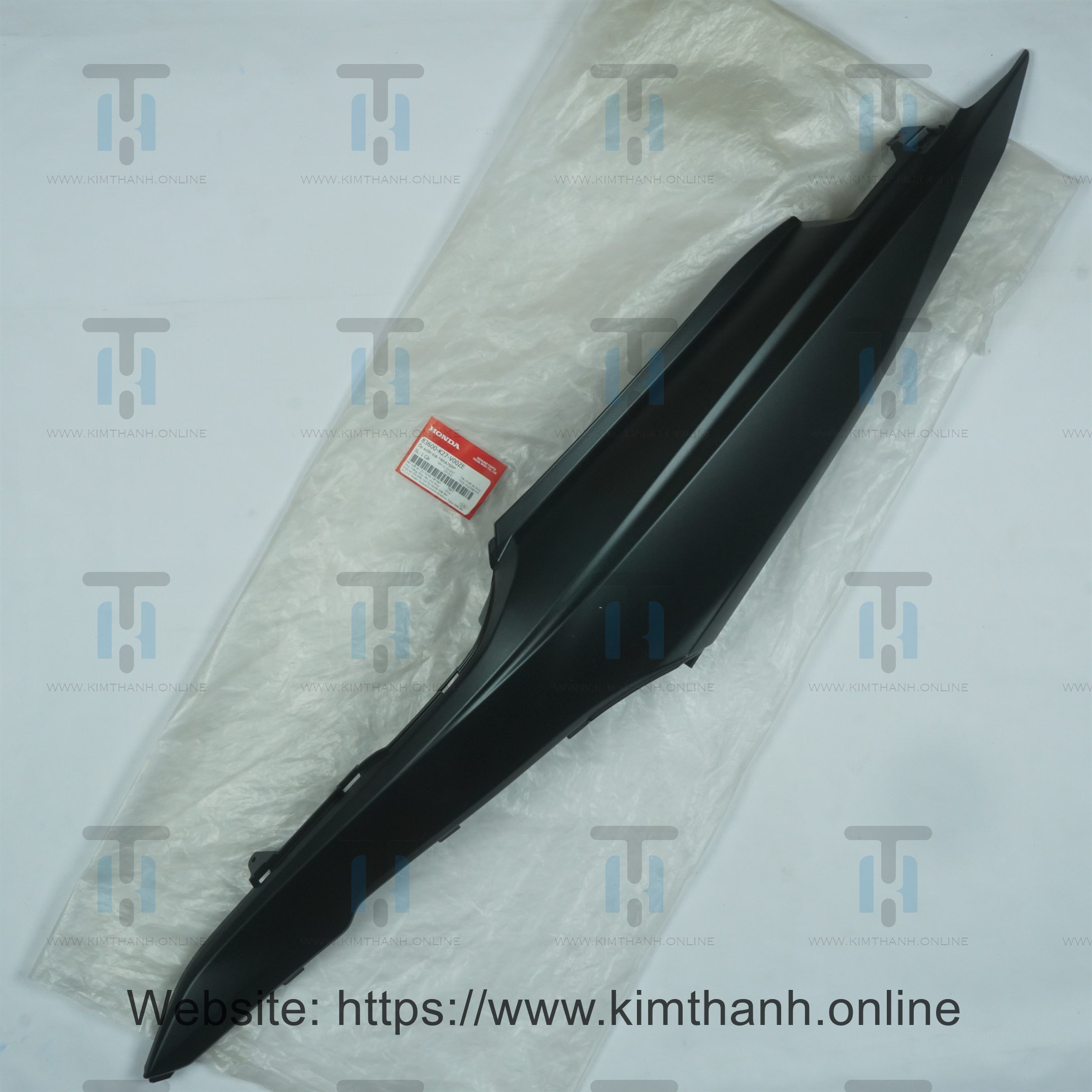 Ốp sườn đen mờ trái không tem Air Blade 2013 - 2015 đèn cầu
