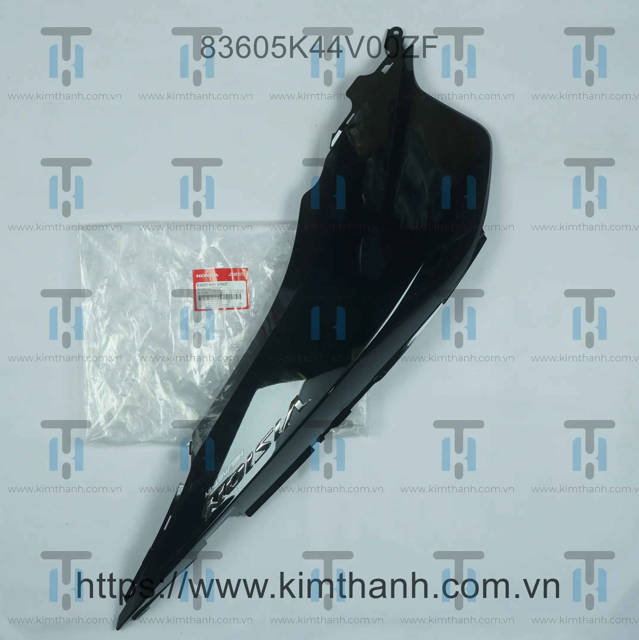 Ốp sườn đen trái có tem Vision 2015