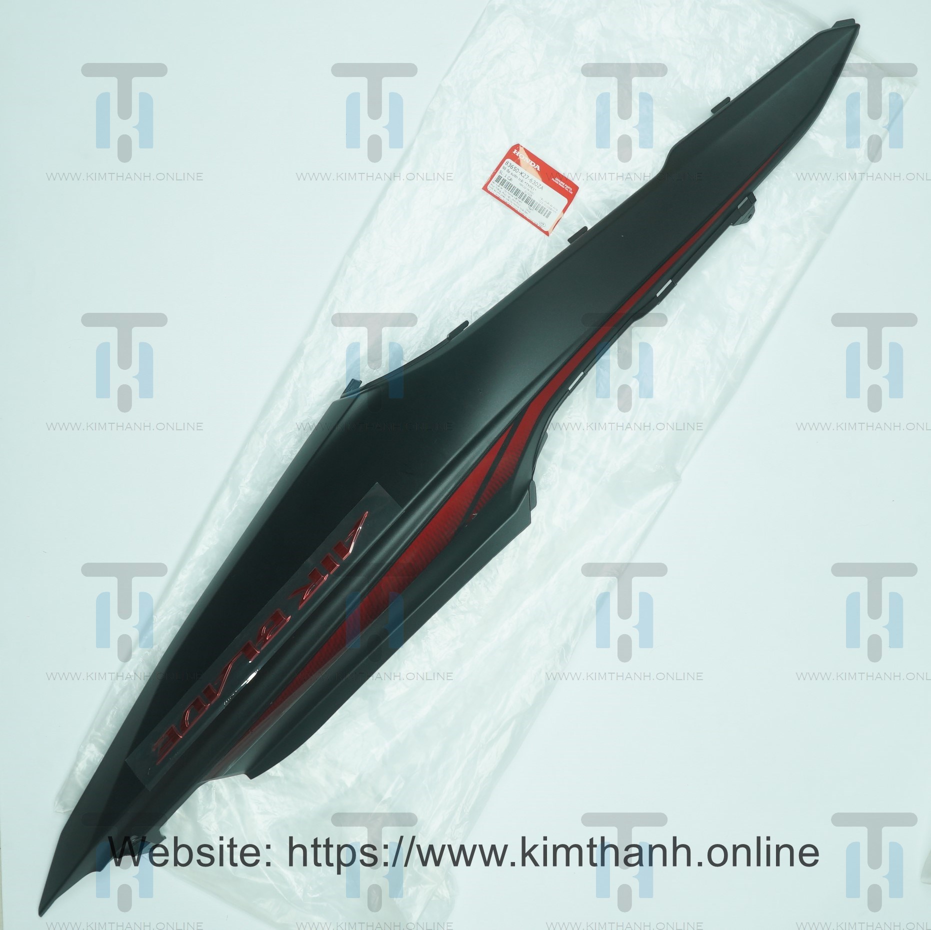 Ốp sườn đen mờ trái tem đỏ Air Blade 2013 - 2015 đèn cầu