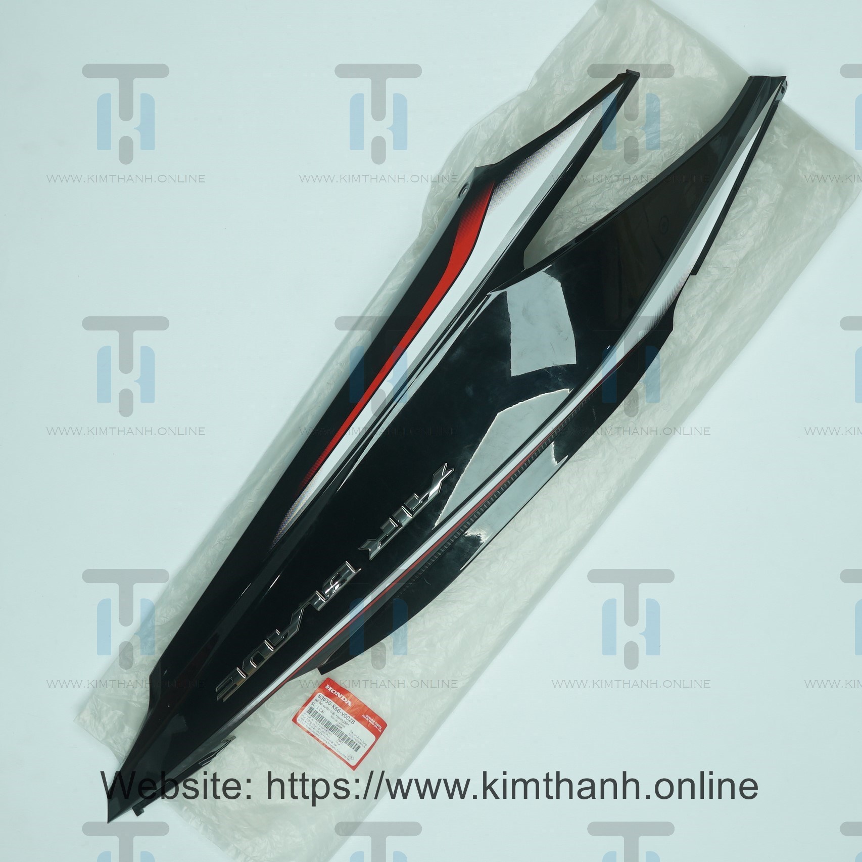 Ốp sườn đen bóng trái tem trắng Air Blade 2016 - 2019 đèn LED