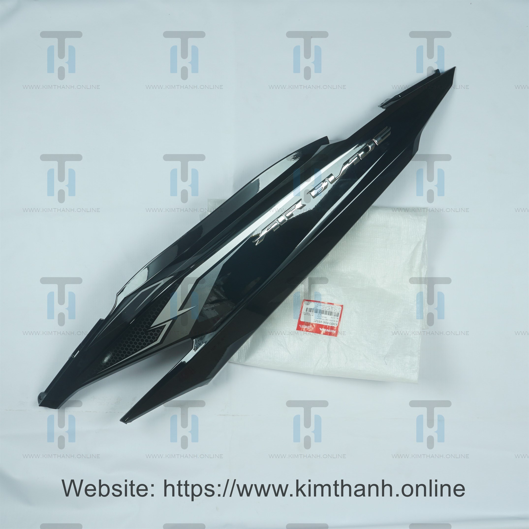 Ốp sườn đen bóng trái tem xám 2018 Air Blade 2016 - 2019 đèn LED