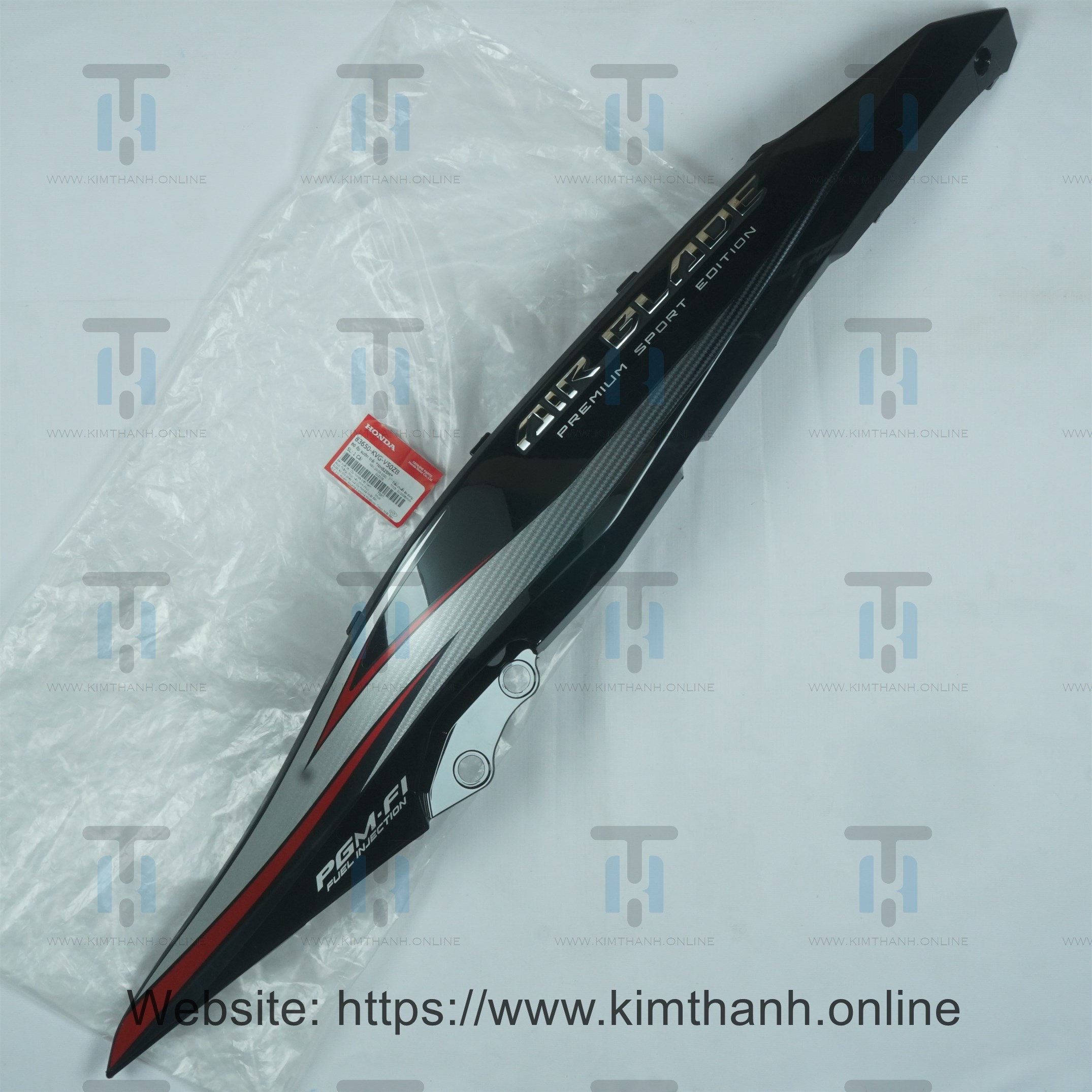 Ốp sườn dưới đen trái tem đỏ Air Blade 2011 2012 đầu bò
