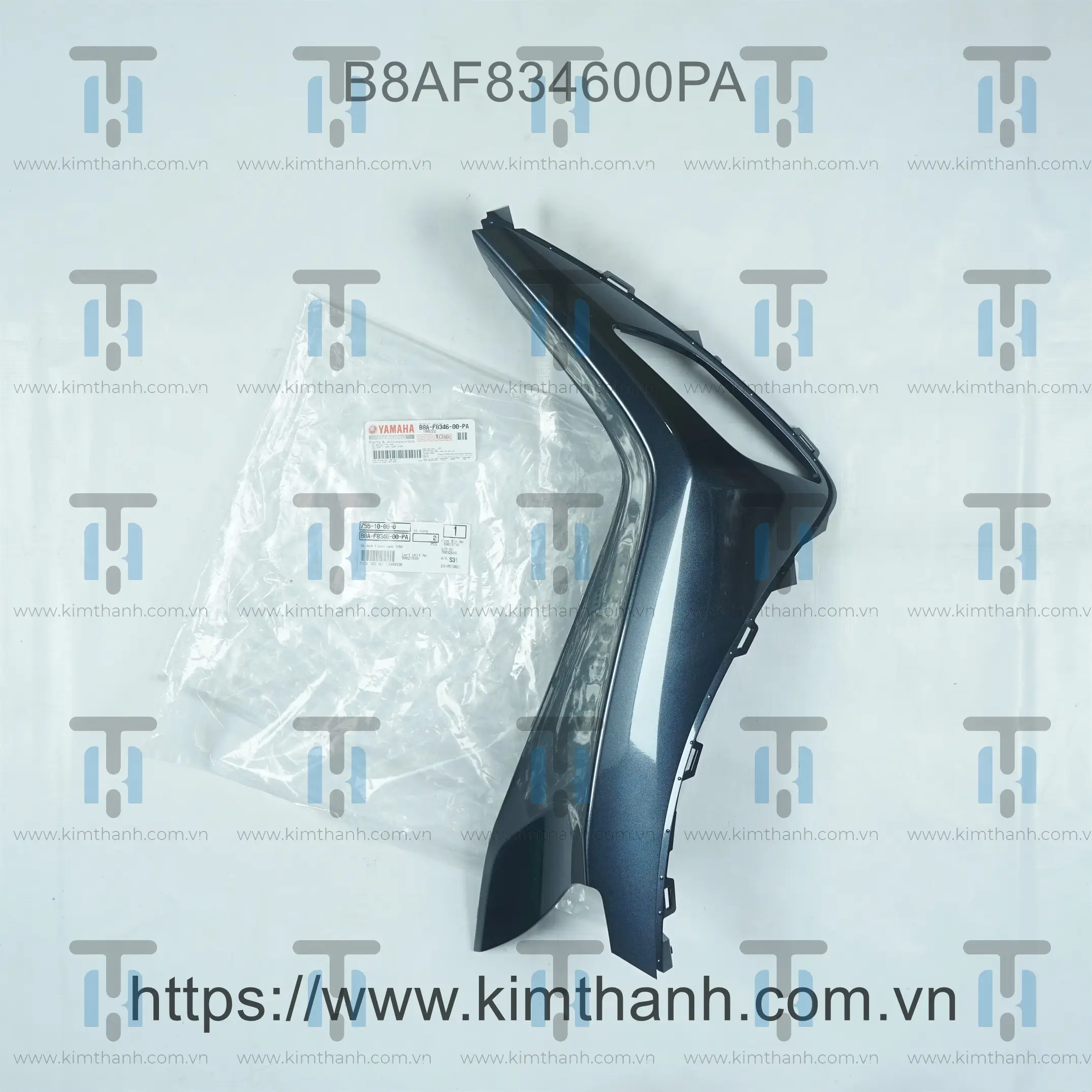 Ốp xi nhan lam bóng phải Nozza Grande 2019