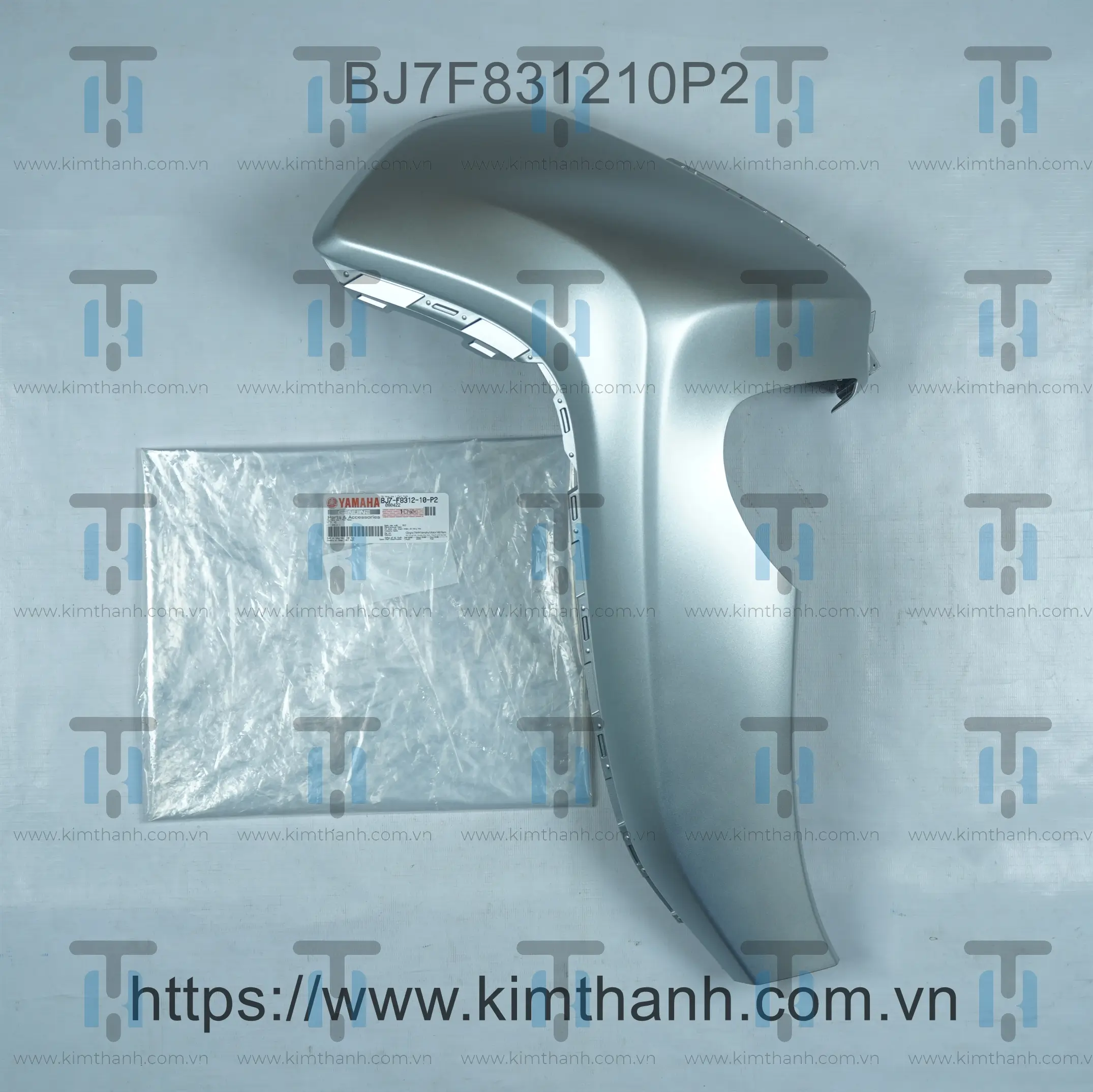 Bững bạc mờ phải Janus 2022