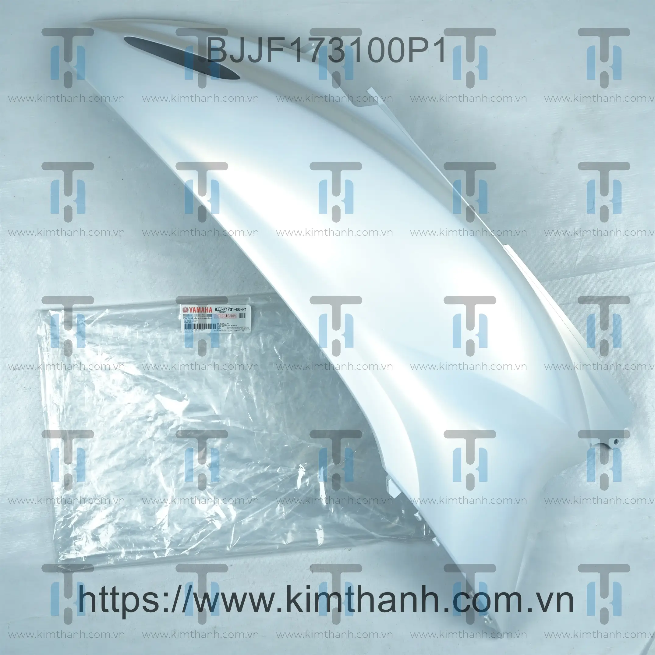 Ốp sườn trắng xà cừ phải Nozza Grande 2022
