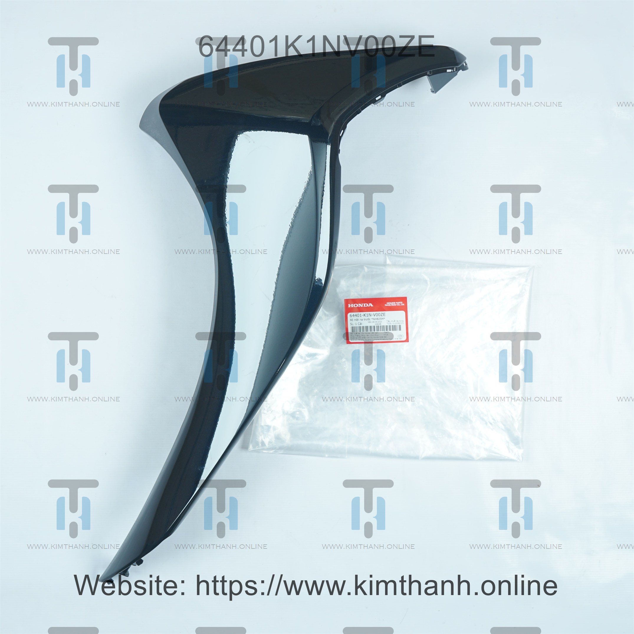 Bững đen bóng ánh xanh trái SH Mode 2021