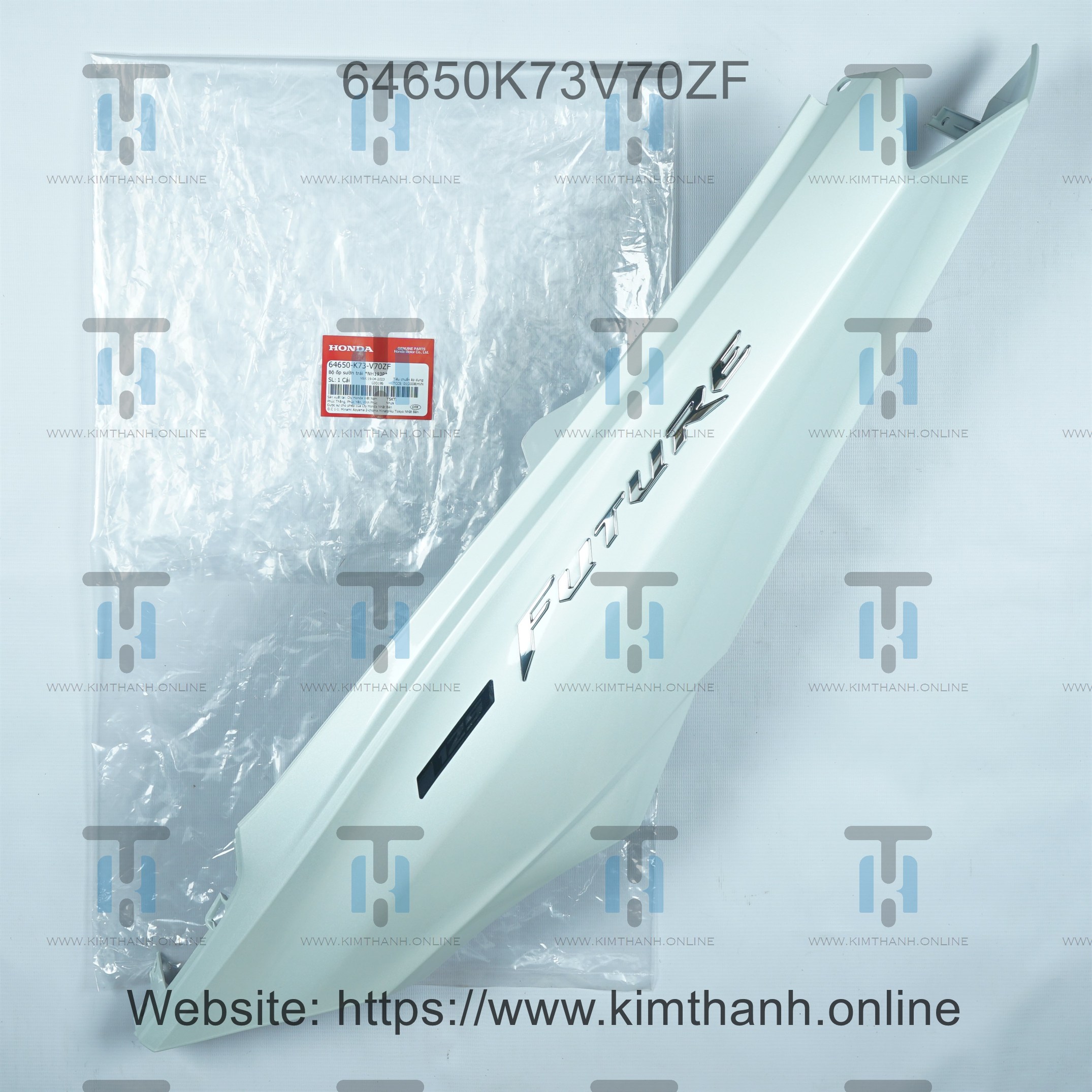 Ốp sườn trắng trái tem 2022 Future LED 2019