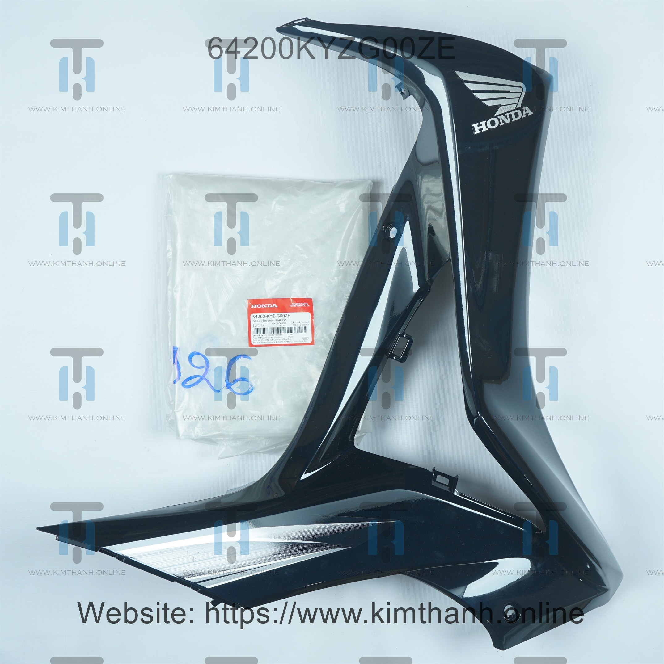 Bững đen bóng phải tem xám 2015 Future 125cc 2013