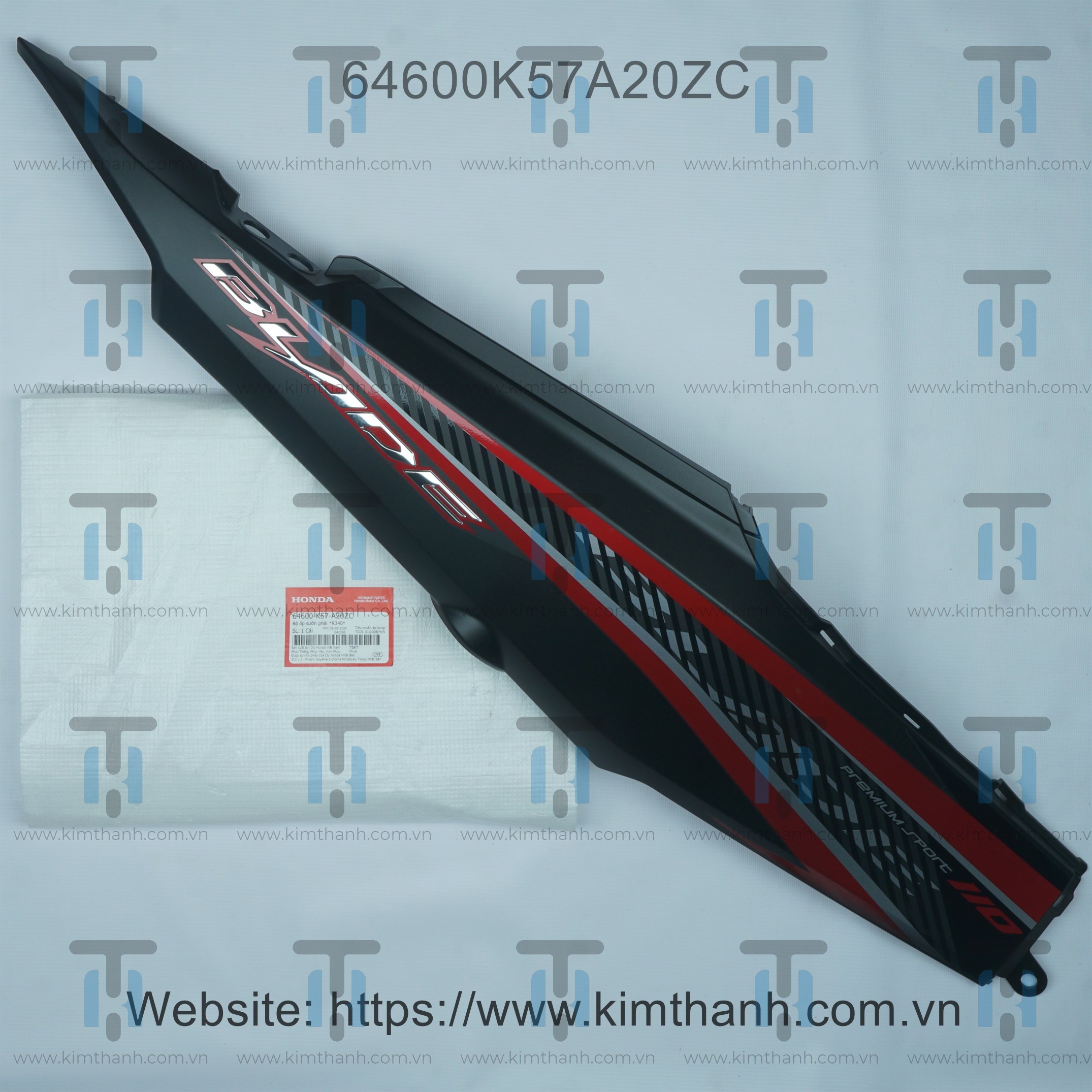 Ốp sườn đen mờ phải tem đỏ xám Wave Blade 2017