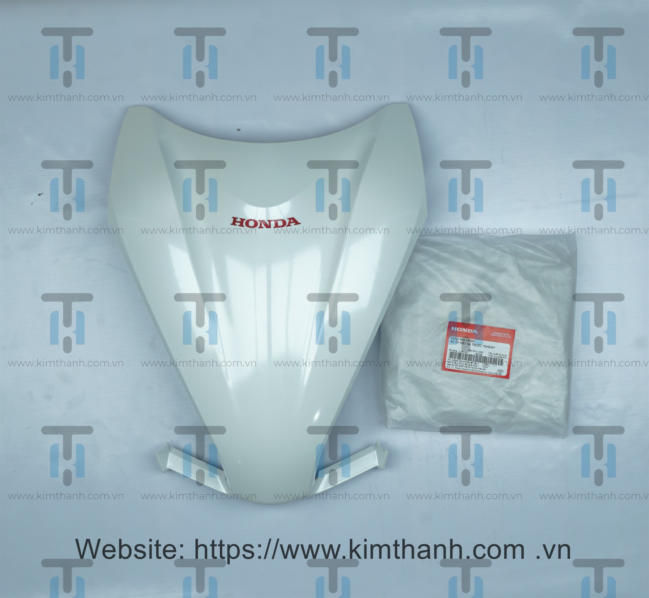 Mặt nạ trắng sữa có tem đỏ Vision 2015